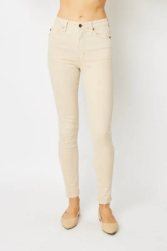 Tummy flattering jeans from Small to Plus Size.