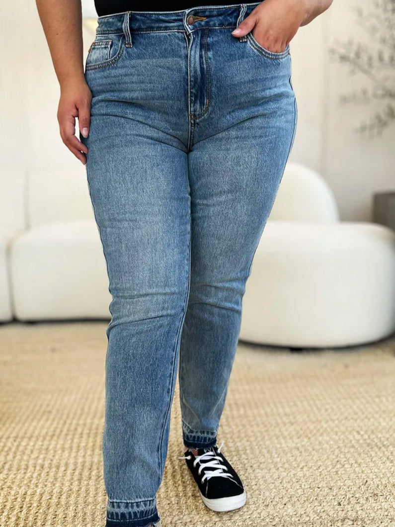 Straight leg blue jeans in plus sizes